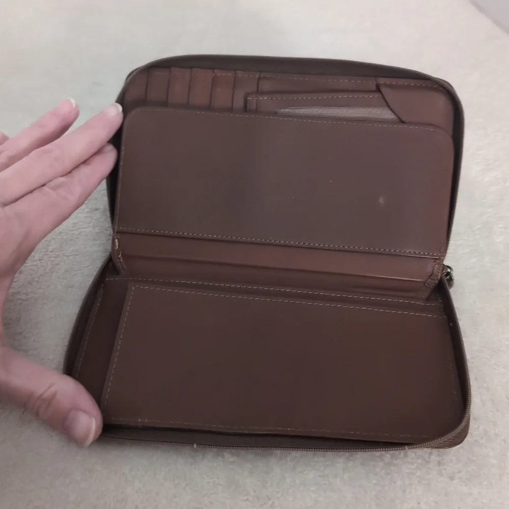 Longaberger Zip Around Leather Wallet tMulti Compartment Brown 7”x 4” Womens - Picture 3 of 6